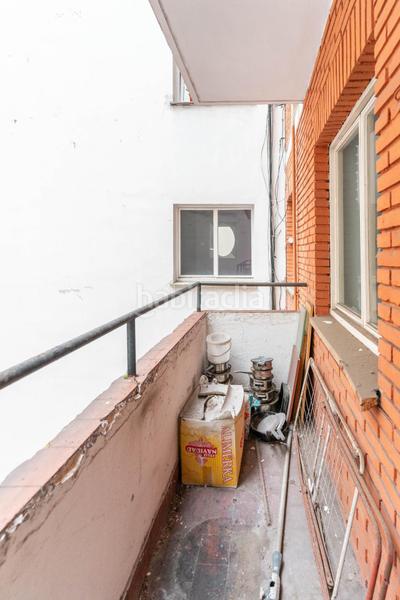 Foto aa368114-d10b-4a4e-a7b4-3598ea1e86bb. Piso en avenida torrelavega 24 tu nuevo hogar en el centro te espera! piso con terraza y potencial para reformar en Oviedo
