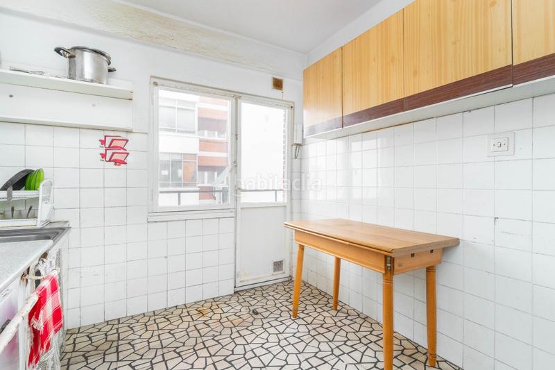Foto beaa6316-d64b-4dcb-a81d-f31173dc22c0. Piso en avenida torrelavega 24 tu nuevo hogar en el centro te espera! piso con terraza y potencial para reformar en Oviedo