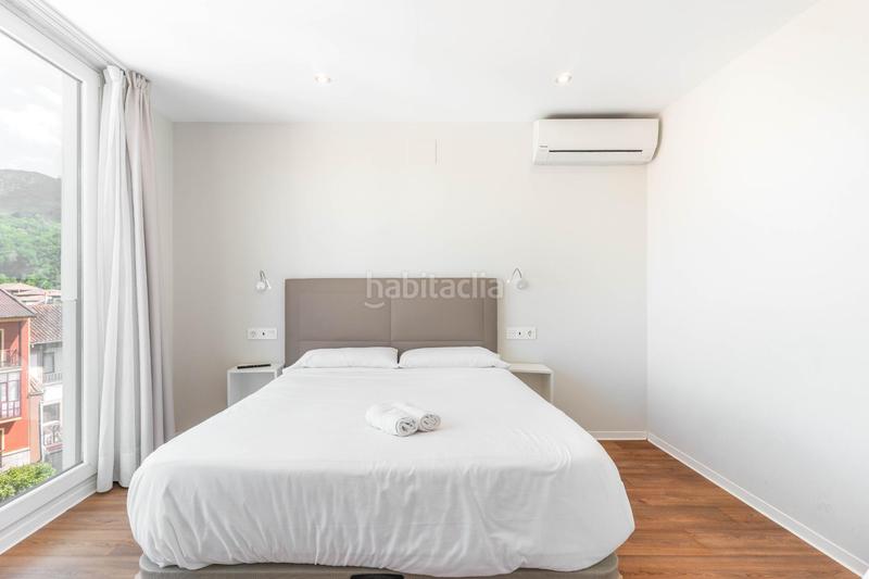 Foto ca85cc7f-043a-4613-b2ed-b9263ebb4eb1. Edificio en calle san pelayo 19 hotel apartamentos el beyu cangas de onis en Cangas de Onís