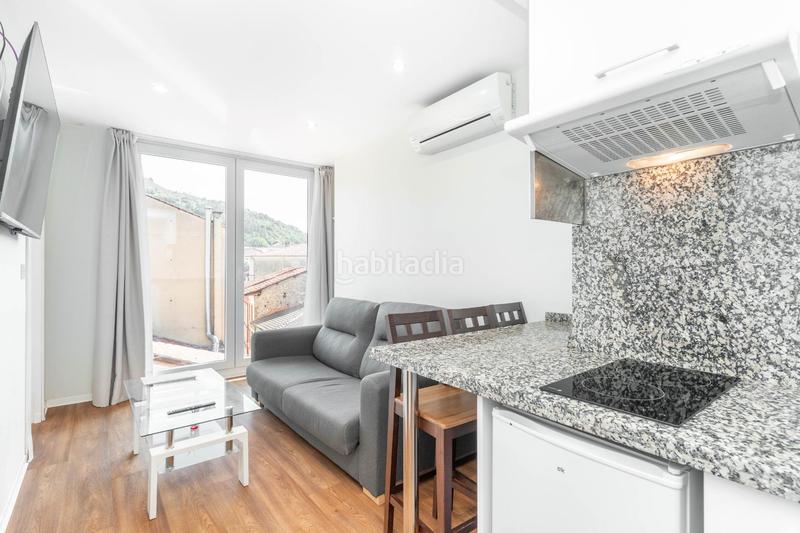 Foto fd9f7504-6ee8-4270-81b8-abc478297216. Edificio en calle san pelayo 19 hotel apartamentos el beyu cangas de onis en Cangas de Onís