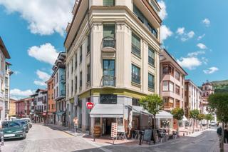 Traspàs Local Comercial a Calle emilio laria 9. Traspaso de grastro bar en cangas de onis