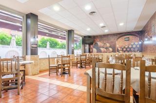 Local Comercial a Puerto tarna 17. Oportunidad de negocio en funcionamiento, sidreria toralmente eq