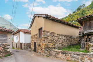 Casa a Lugar paramo 7. Cuadra y terreno rústico en venta en páramo, teverga!