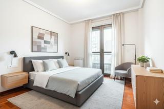 Pis a Calle jovellanos 8. Piso en el centro de oviedo