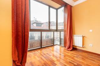 Appartement à Calle jovellanos 8. Piso en el centro de oviedo