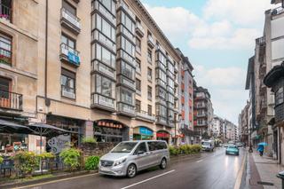 Appartamento in Calle jovellanos 8. Piso en el centro de oviedo