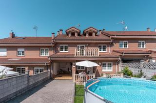 Chalet en Calle san bedabo 2. Oportunidad única en el entrego! chalet adosado con 310 m útiles