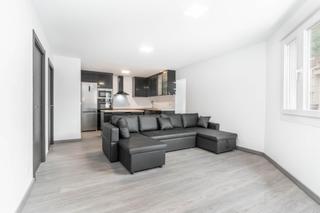 Maison à Avenida avenida de sama 64. Casa con terraza y gran garaje  lista para entrar a vivir!