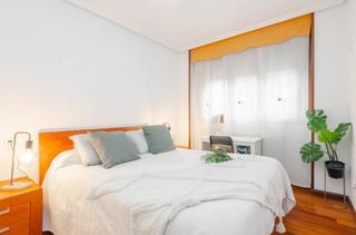 Piso en Calle josé manuel fuente 'el tarangu' 7. Una vivienda de tres habitaciones y dos baños en urbanizacion pr