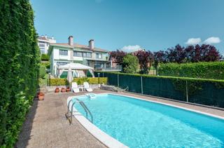 Casa adossada a Calle la mofosa 21. Si buscas una casa especial en luanco, esta vivienda lo tiene to