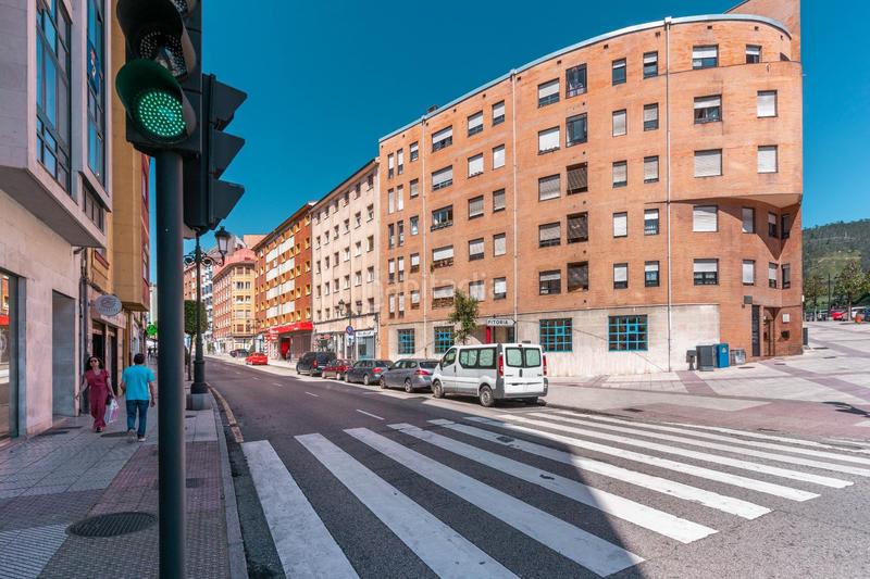 Foto 0950cd6e-980a-4c41-b6c7-fd86673ff05d. Appartement dans aureliano s. roman 12 dans Milán - Pumarín Oviedo