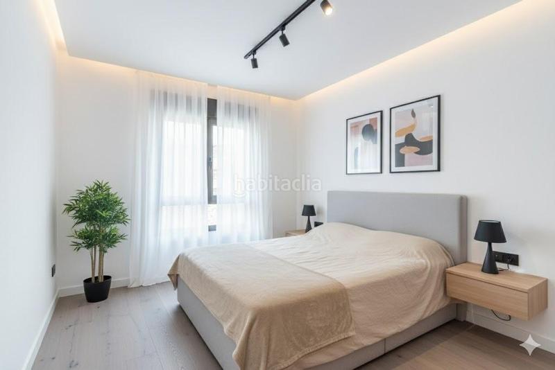 Foto cbbc2013-6a64-41e4-8913-fe81b7146d93. Appartement dans aureliano s. roman 12 dans Milán - Pumarín Oviedo