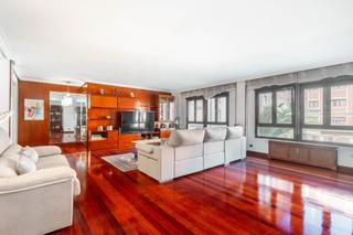 Pis a Aureliano s. roman 12. Exclusivo piso de lujo en el corazón de oviedo