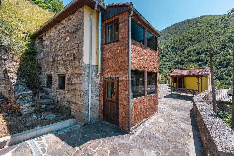 Foto dbc9d7b5-e1df-4794-997b-5c9815393b61. Casa en calle río Aller 2 casa de piedra en Aller