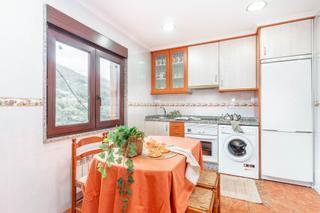 Haus en Barrio villabazal 45. Casa con parcela en valle de turn. villabazal.