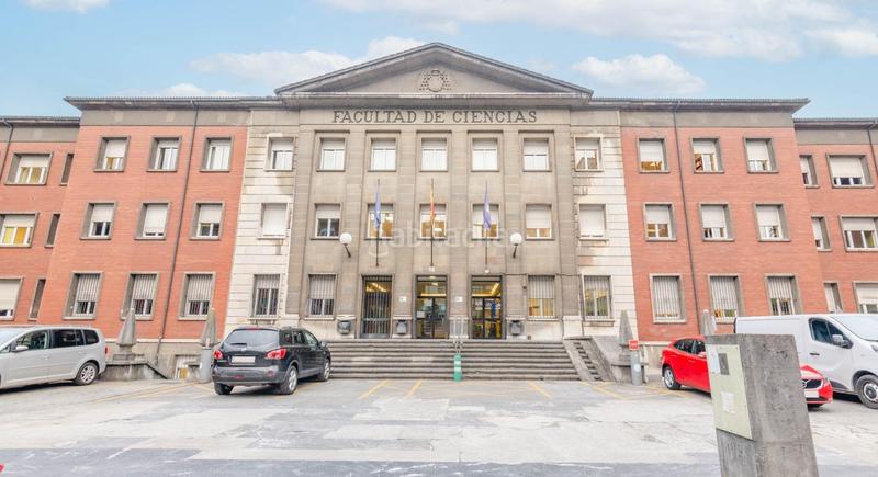 Foto 0e4211c3-c8af-4bf9-8ce2-256f548f6ae4. Local comercial a calle calle de gonzález besada a Oviedo