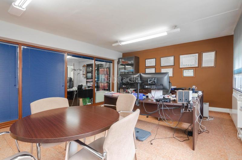 Foto 53d17689-fbbd-4b5f-a19c-987a07fb6df4. Local comercial a calle calle de gonzález besada a Oviedo