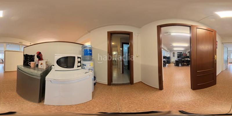 Foto 542bc453-b5e7-4591-ada3-02c03c9df485. Local comercial a calle calle de gonzález besada a Oviedo