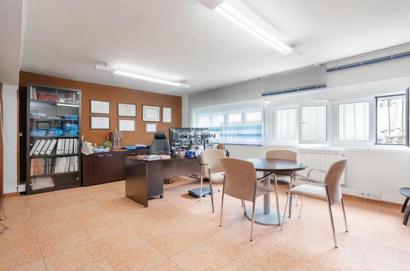 Foto 62dc1a73-a2d7-4d5f-919a-03b16924f6f1. Local comercial a calle calle de gonzález besada a Oviedo