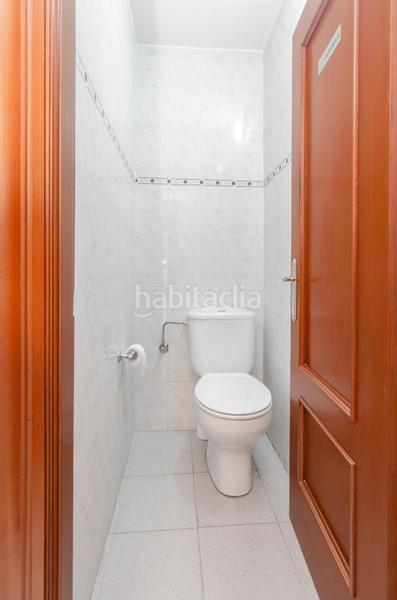 Foto 658f01cb-6f1c-46b7-8bde-6be4f745e77d. Local comercial a calle calle de gonzález besada a Oviedo