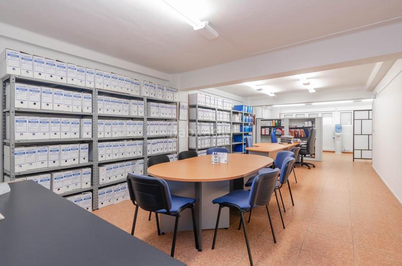 Foto 91e12906-3e53-4d46-b50a-b5cbe5347116. Local comercial a calle calle de gonzález besada a Oviedo