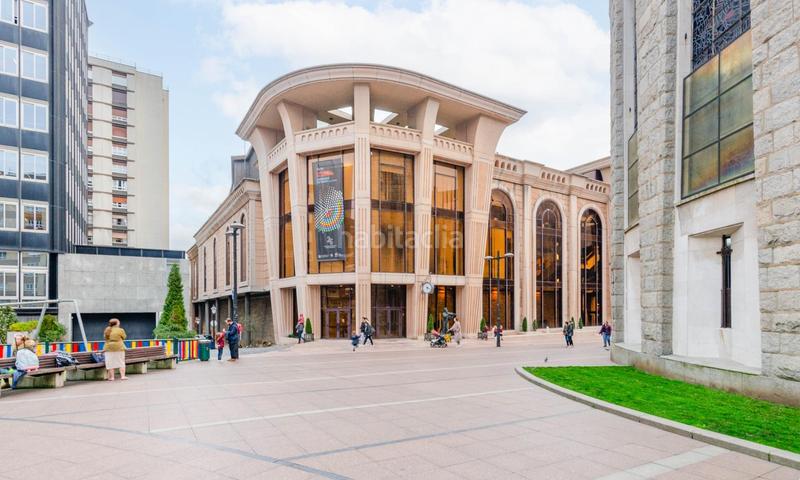 Foto ace9706c-e65d-4fe5-8be2-83276c7f3e07. Local comercial a calle calle de gonzález besada a Oviedo