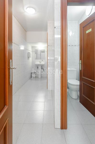 Foto e0bb3c84-b630-49be-9d3f-68186740e2d6. Local comercial a calle calle de gonzález besada a Oviedo