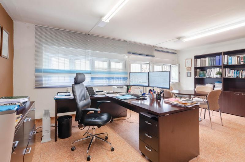 Foto f2f5f2a2-5e92-41d5-9da4-5139276a69dc. Local comercial a calle calle de gonzález besada a Oviedo