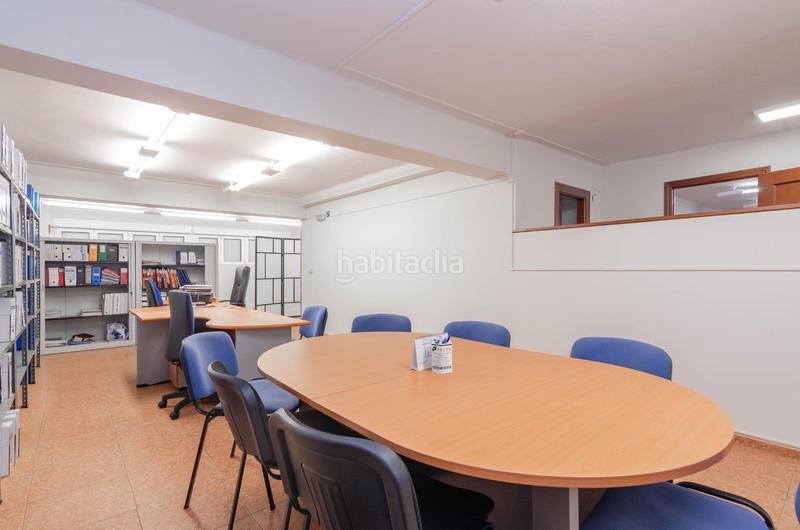 Foto f38b06cd-c949-4b94-98f1-e1d130bdf5df. Local comercial a calle calle de gonzález besada a Oviedo