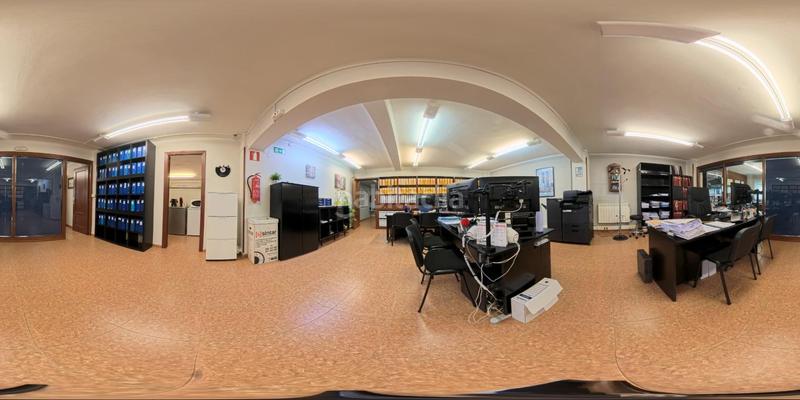 Foto f761a1f1-b217-4582-a719-65d648ab80e4. Local comercial a calle calle de gonzález besada a Oviedo