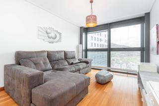 Appartement à Juan a alvarez rabanal 5. Apartamento con vistas espectaculares en las torres de montenuño