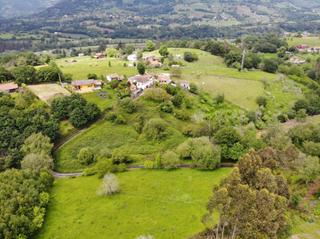 Terreny residencial a Lugar moñes. Finca en piloña