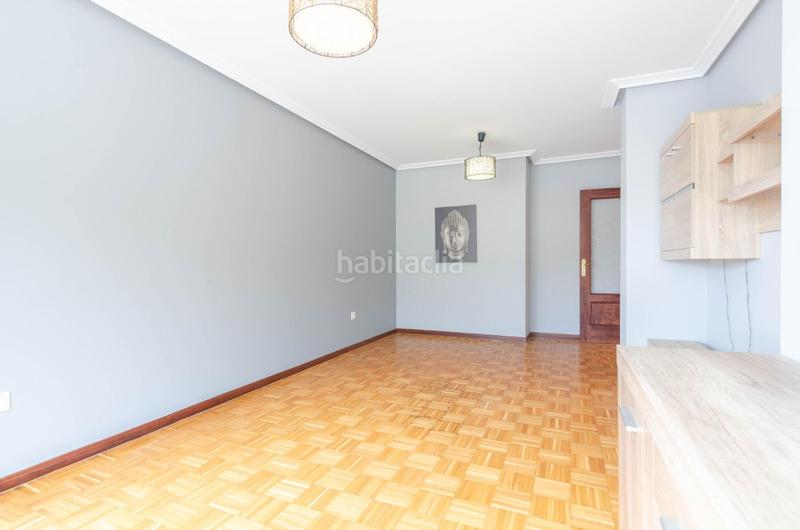 Foto 24364cee-f8ca-48d8-910b-a81f9d00d989. Piso en calle santa ana 33 el pisazo familiar que estabas buscando en el entrego! en San Martín del Rey Aurelio