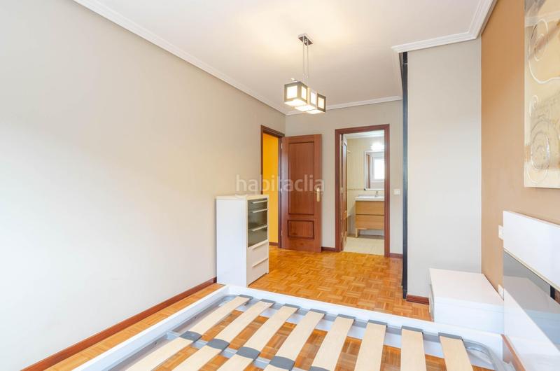 Foto a0a2e74f-d90e-44aa-b99e-f94d2200299b. Piso en calle santa ana 33 el pisazo familiar que estabas buscando en el entrego! en San Martín del Rey Aurelio