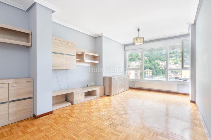 Foto a9498f61-b8b0-4055-a9df-752a41baa76c. Piso en calle santa ana 33 el pisazo familiar que estabas buscando en el entrego! en San Martín del Rey Aurelio