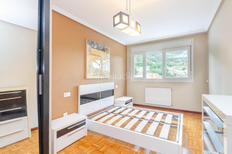 Foto e43725a5-cdf0-4638-8377-a08d1f38ff4d. Piso en calle santa ana 33 el pisazo familiar que estabas buscando en el entrego! en San Martín del Rey Aurelio