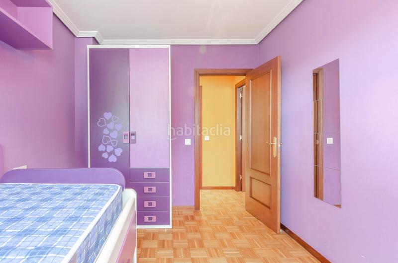 Foto ef4f93b0-5b27-4e8d-964a-8038a0696e57. Piso en calle santa ana 33 el pisazo familiar que estabas buscando en el entrego! en San Martín del Rey Aurelio
