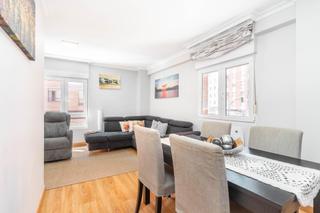 Appartement à Calle del dos de mayo 35. Piso en natahoyo gijón