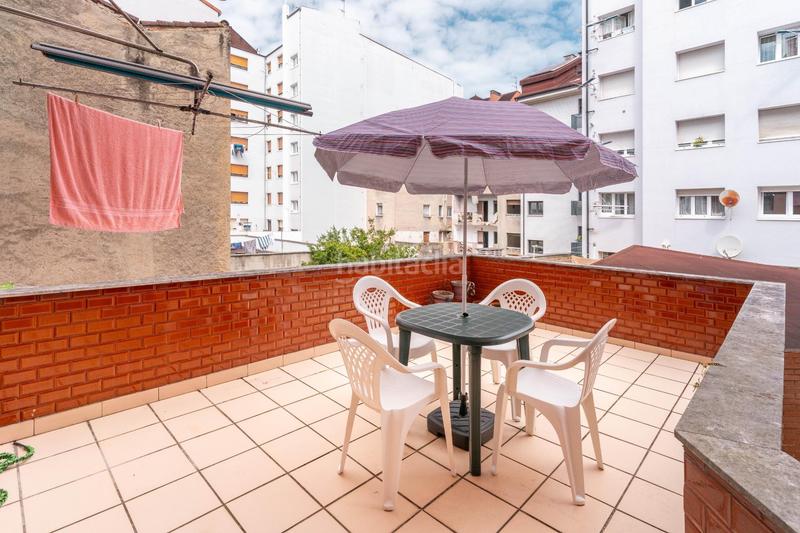 Foto e86c6c17-bb27-4f92-a74e-ae21f1070e3c. Piso en calle de cuenca 2 piso en el centro de gijon en Gijón