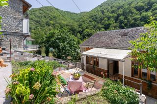 Haus in Lugar vera del camino 14. Casa con parcela en el mieres