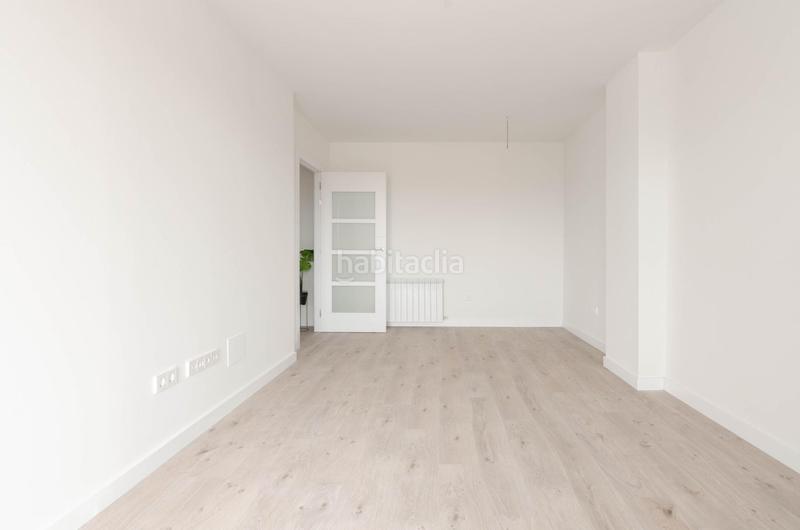 Foto 8cca6223-ef5c-49ff-99ee-0a172c143bc2. Piso en camino del arbeyal 4 piso a estrenar en 6 planta con terraza y vistas al mar culmia arbeyal ii, en Gijón