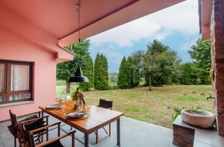 Chalet à Lugar de las regueras 74. Primera línea de costa, privacidad y vistas eternas al mar cantá