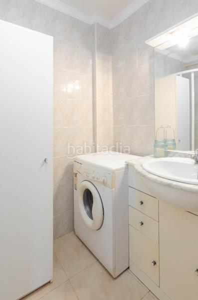 Foto 90e1f4ed-8454-43ac-af9b-5f3a31034697. Piso en calle de margarita xirgú 10 piso ubicado en el eje comercial de La Calzada en Gijón