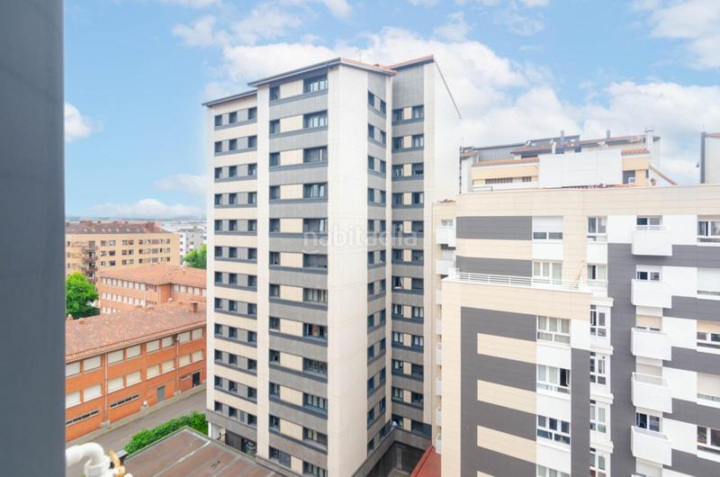 Foto 9ea7f603-1052-4042-bcec-68b3efe7ed28. Piso en calle de margarita xirgú 10 piso ubicado en el eje comercial de La Calzada en Gijón