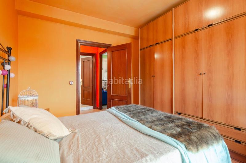 Foto bedb704f-d227-4e4d-bce6-d98ec8041a93. Piso en calle de margarita xirgú 10 piso ubicado en el eje comercial de La Calzada en Gijón
