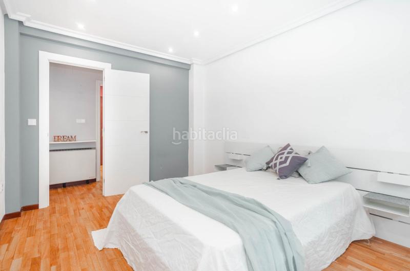 Foto 482a6ac9-2dec-49bc-8ef3-6ef7090531ef. Piso en calle del roncal 4 piso de 3 habitaciones en el llano en Gijón
