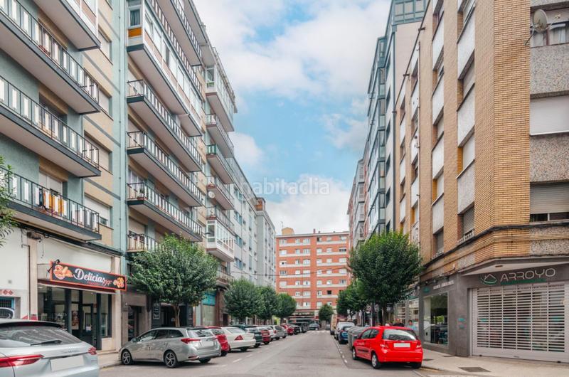 Foto 52df3811-6759-4edc-889d-9ff2a80cfad9. Piso en calle del roncal 4 piso de 3 habitaciones en el llano en Gijón