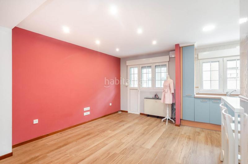 Foto bcb6c0e5-caaf-4ec9-9e72-d00e100f6ed5. Piso en calle del roncal 4 piso de 3 habitaciones en el llano en Gijón