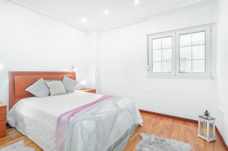 Foto d2b75e90-50d9-47cc-bde7-1321ee43ca4f. Piso en calle del roncal 4 piso de 3 habitaciones en el llano en Gijón