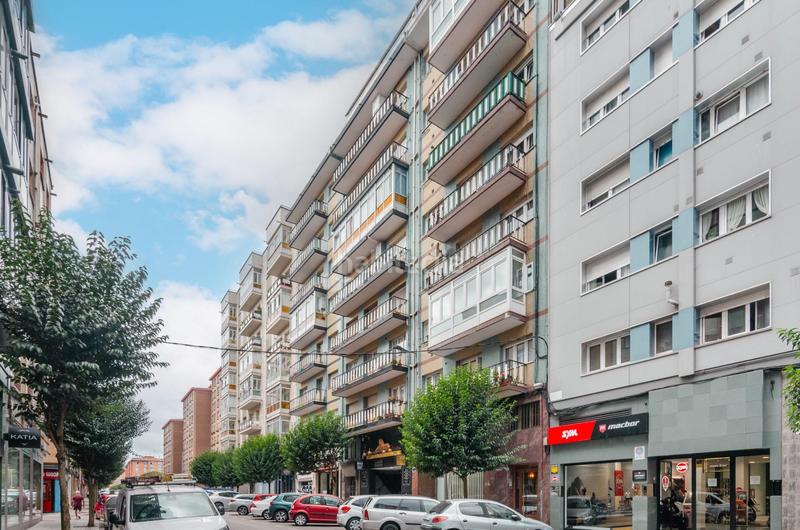 Foto d71e13f0-09a6-4178-b5b3-d89405ee12df. Piso en calle del roncal 4 piso de 3 habitaciones en el llano en Gijón